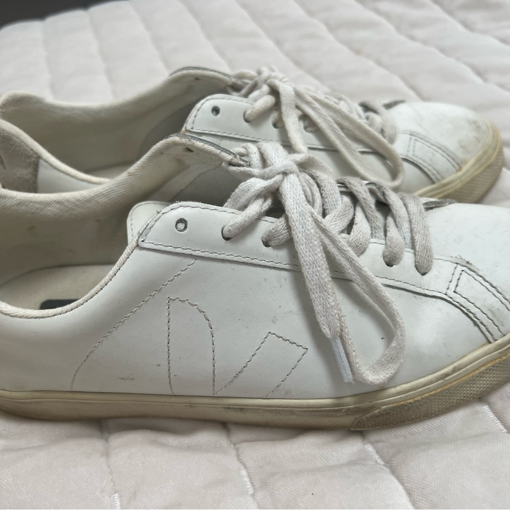 VEJA. White sneakers